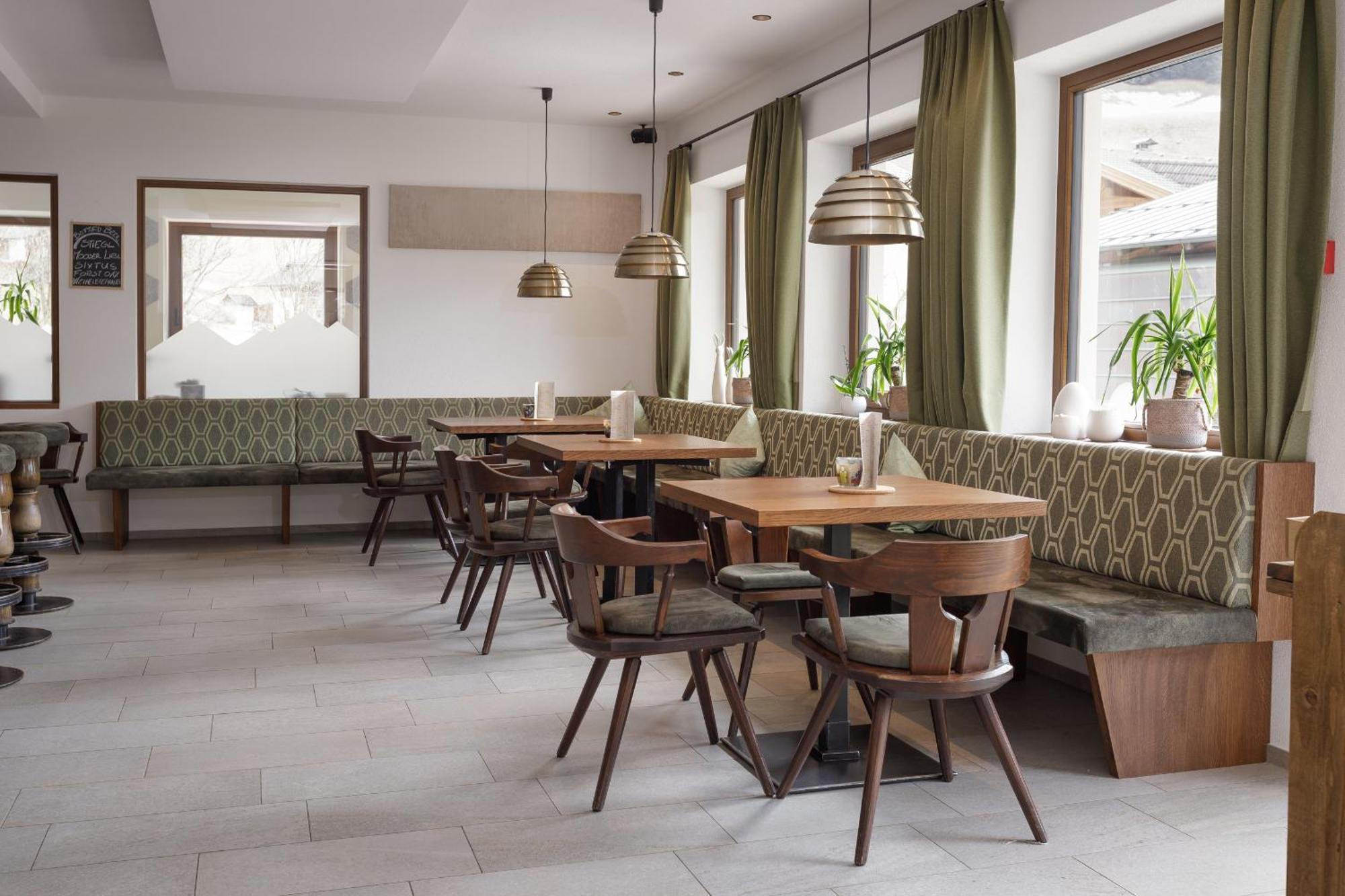 Hotel Bergland Кадипиетра Екстериор снимка